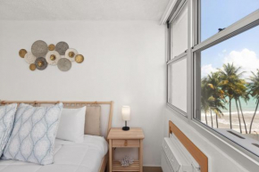 Otium Amazing Beachfront Getaway With Balcony